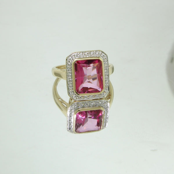 14K Yellow Gold with Imitation Pink and Clear Stone Ring Size 7.75 Estate Jewelry