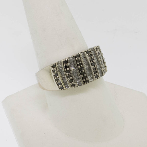 10K White Gold Black and White Diamond Ring Size 9.75 Preowned Jewelry