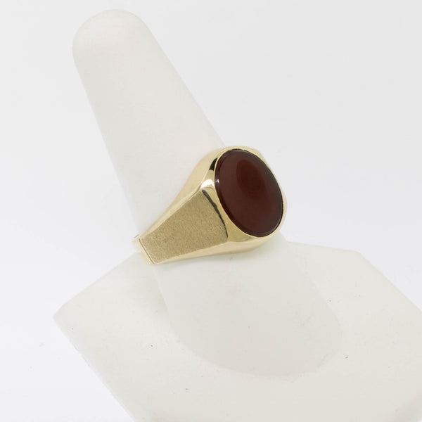 10K Yellow Gold Gentlemen's Carnelian Ring from our Estate Collection Size 9.25