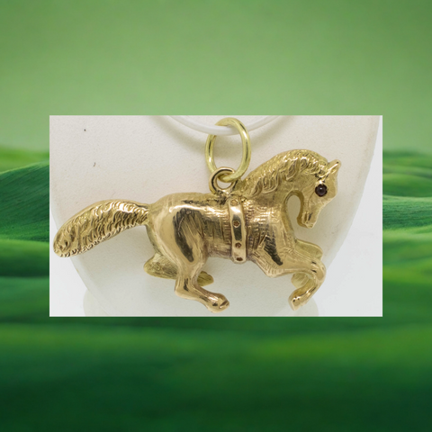 18K Green Gold 3D Horse Garnet Eyes Pendant Charm Preowned Jewelry