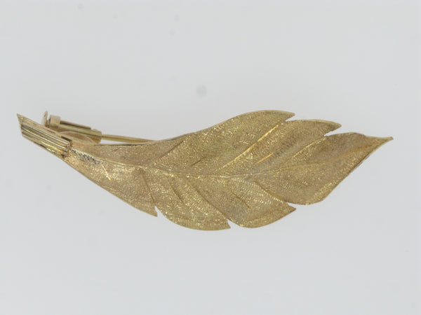 18K Yellow Gold Hand Engraved Florentine Finish Leaf Pin/Brooch (Estate Jewelry)