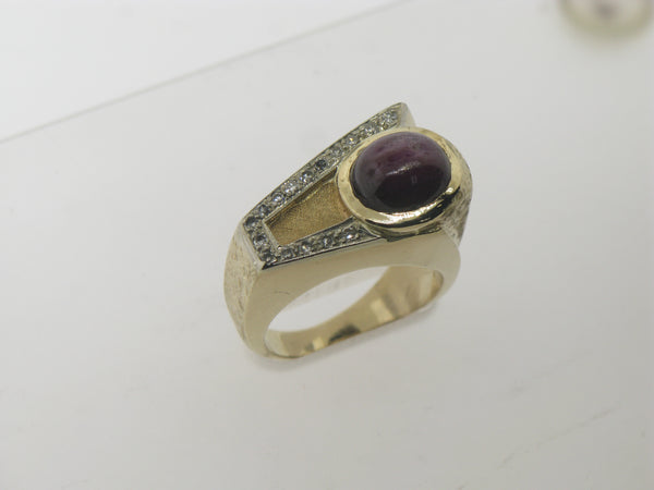 14K Yellow Gold Purple Star Sapphire (Genuine) and Diamonds Ring Size 6.5