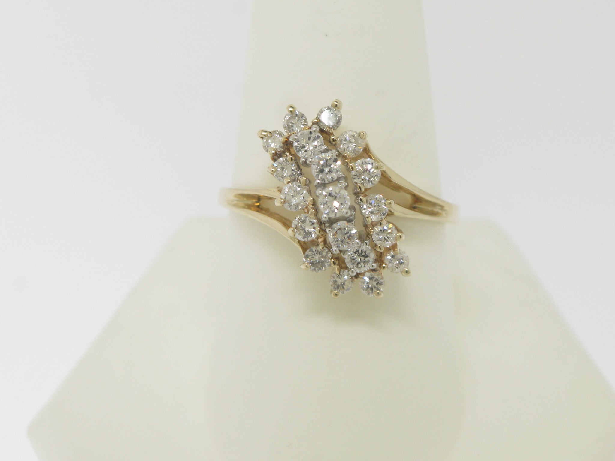 14K Yellow Gold Diamond Cluster Ring 1 CT TW (Size 9.5) (Estate Jewelry)